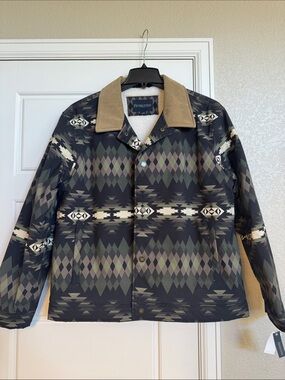 Pendleton Men’s Navajo-Pattern Sherpa Jacket in Black and Tan